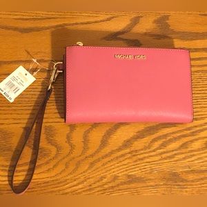 Michael Kors NWT Leather Wristlet